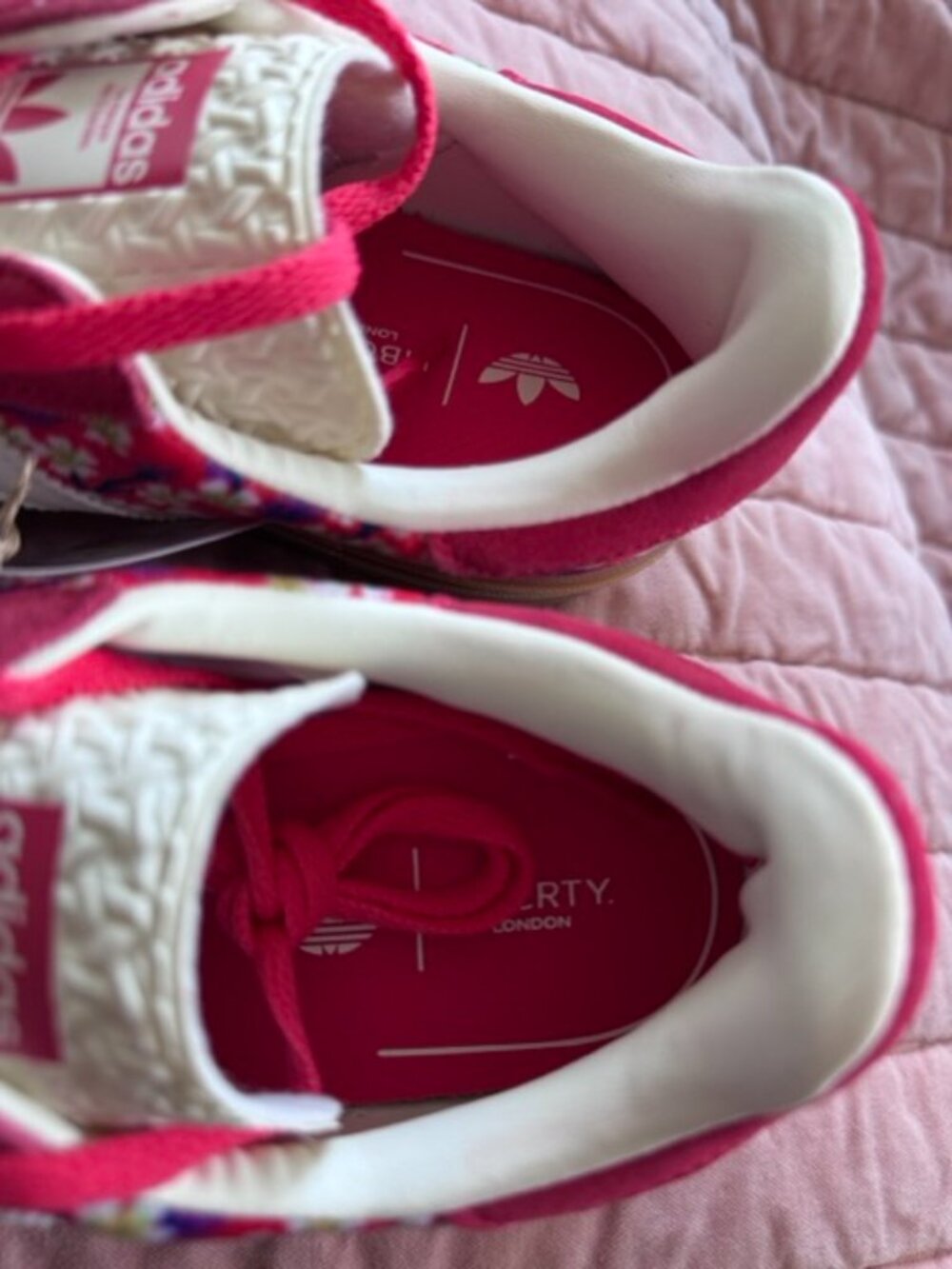 W8 Red Gazelle Bold x Liberty London - Picture 3 of 5